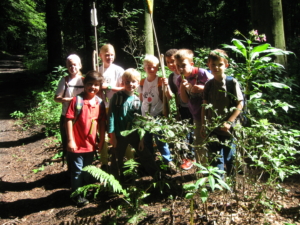 Kindergeburtstagsfeier im Wald